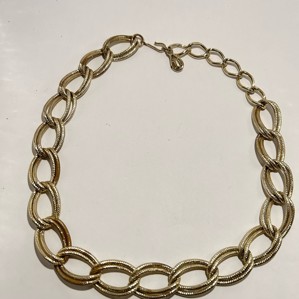 Gold Chunky Chain Necklace with Classic Link Design